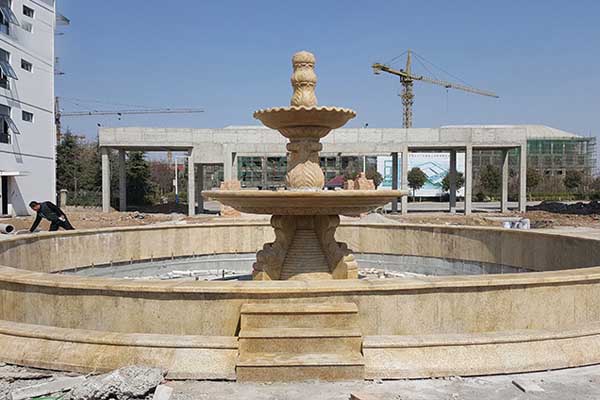 人行道上挡车的石柱叫什么部位（人行道车挡石高度）